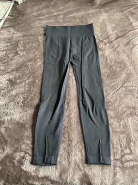 High-Waist Gray Seamless Performance Leggings